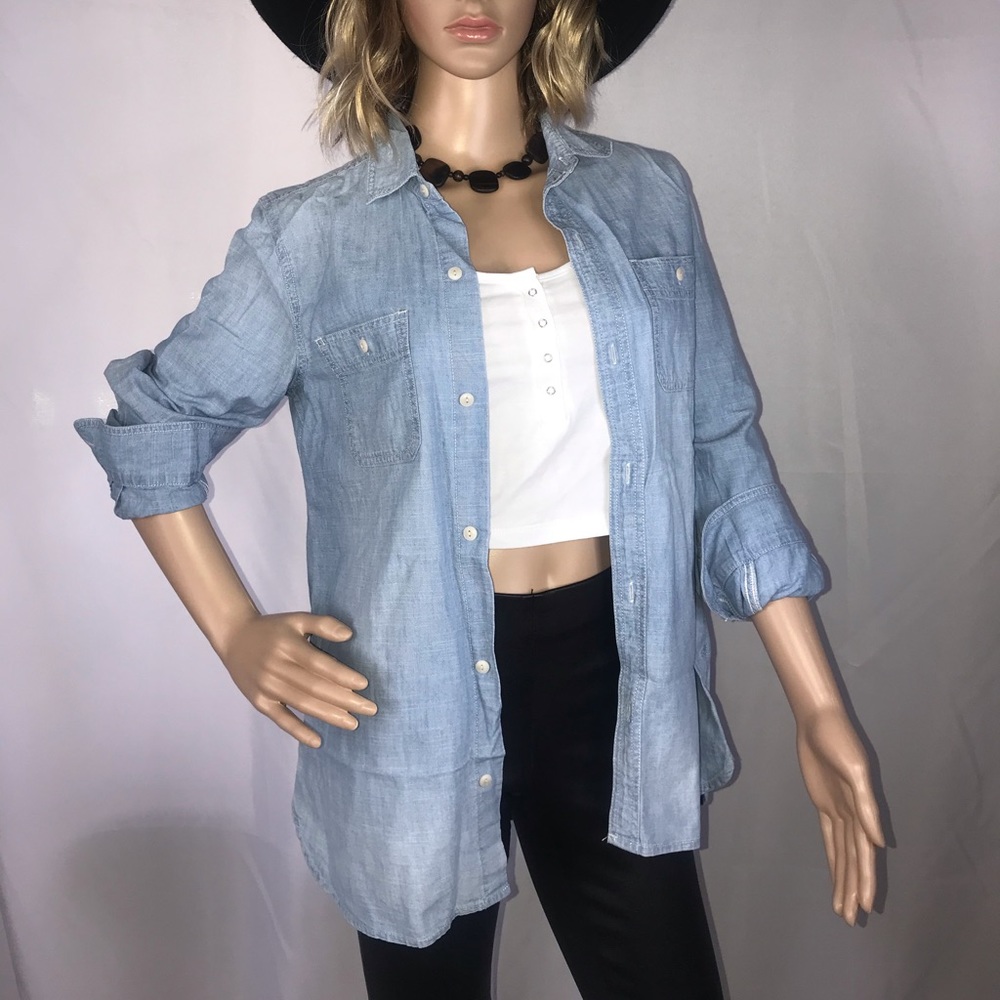 Madewell | Classic Button Down Shirt | (S) lig…